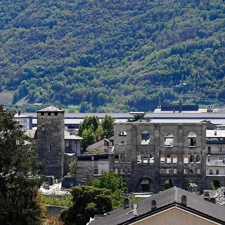 Surville Апартаменты Аоста